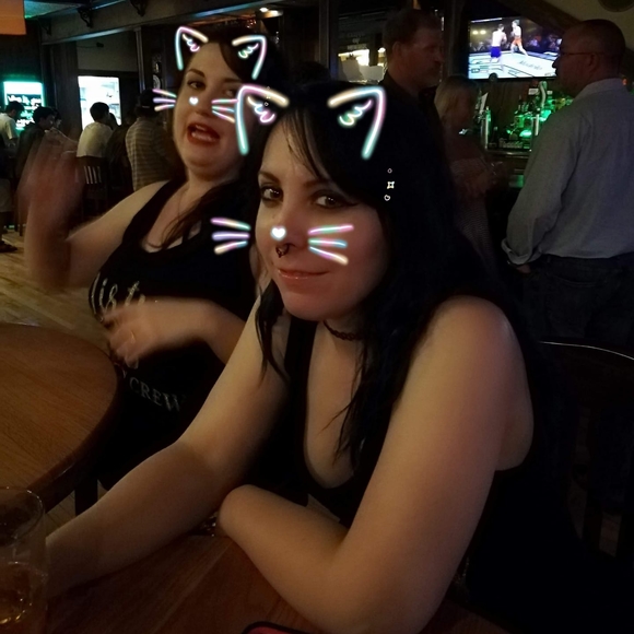 Meet your Posher, Hilliary - Picture 1 of 1